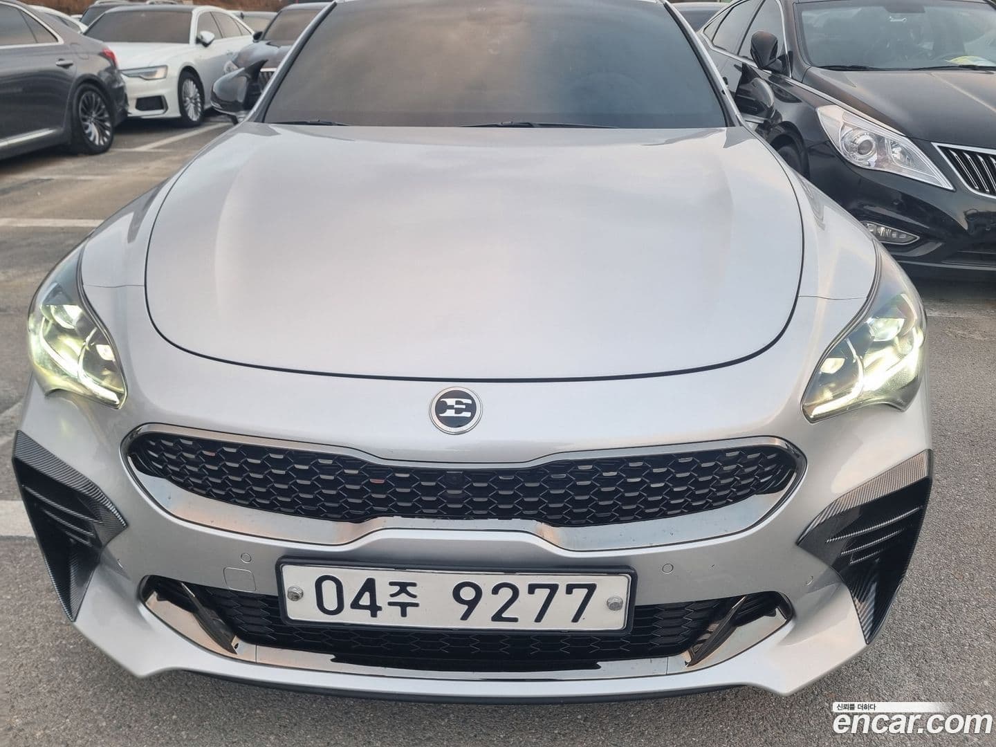 Main__Slider__Photo:Stinger Kia 2017.10-0