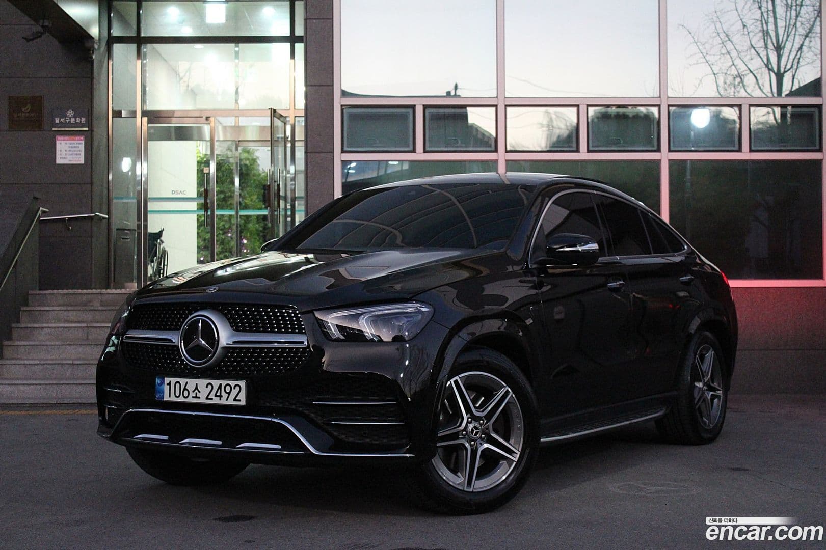 Main__Slider__Photo:GLE-Class Mercedes-Benz 2021.9-0