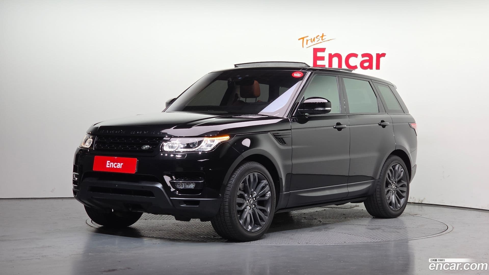 Main__Slider__Photo:Range Rover Sport Land Rover 2017.7-0