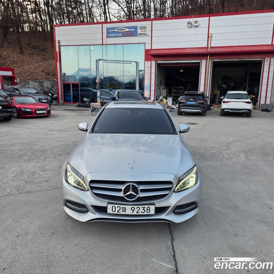 Main__Slider__Photo:C-Class Mercedes-Benz 2017.0-0