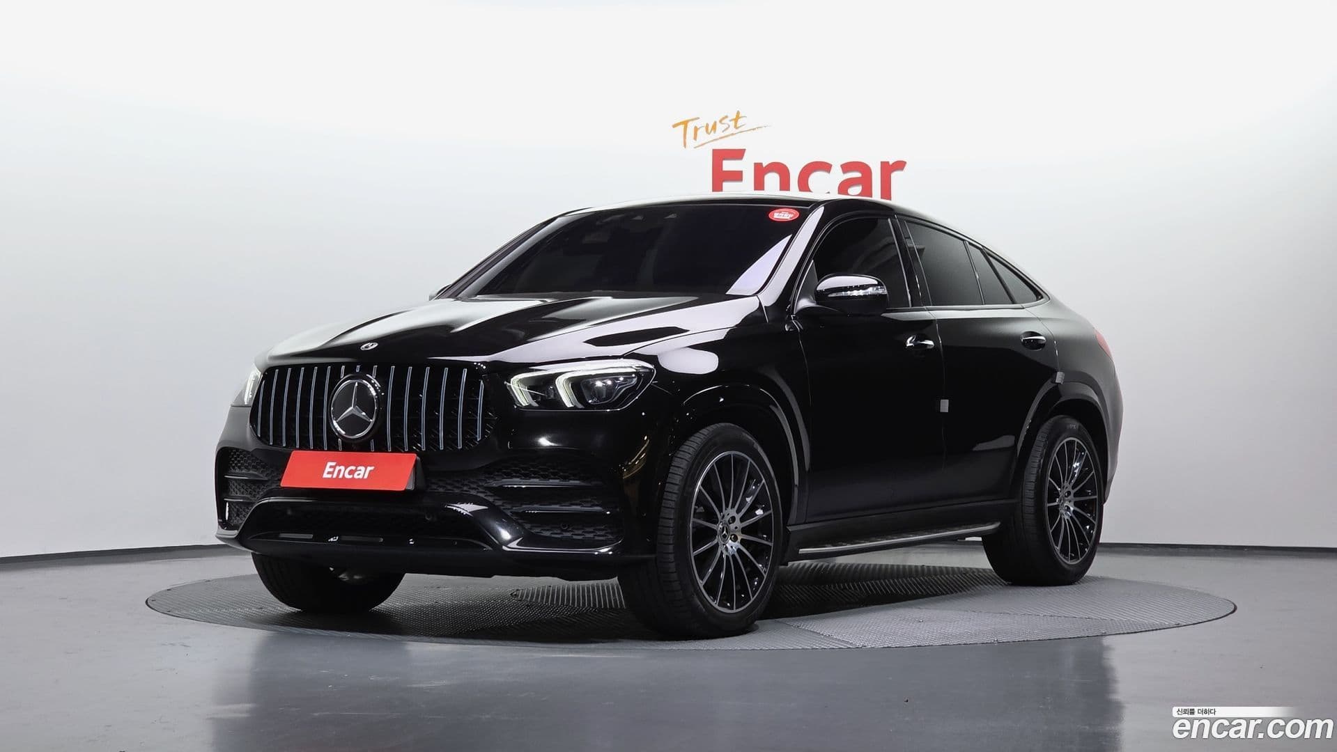 Main__Slider__Photo:GLE-Class Mercedes-Benz 2022.10-0