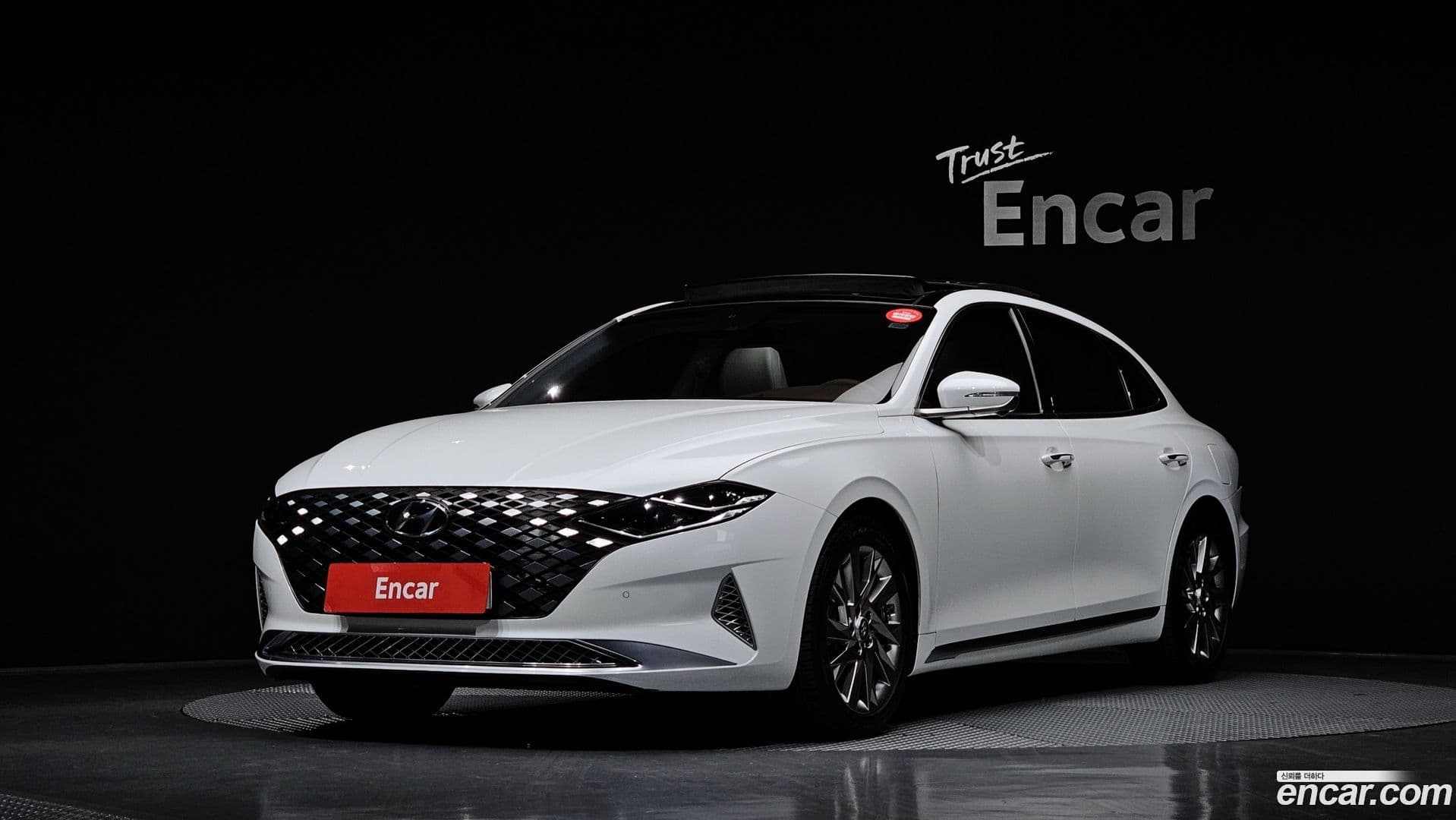 Main__Slider__Photo:Grandeur Hyundai 2021.2-0