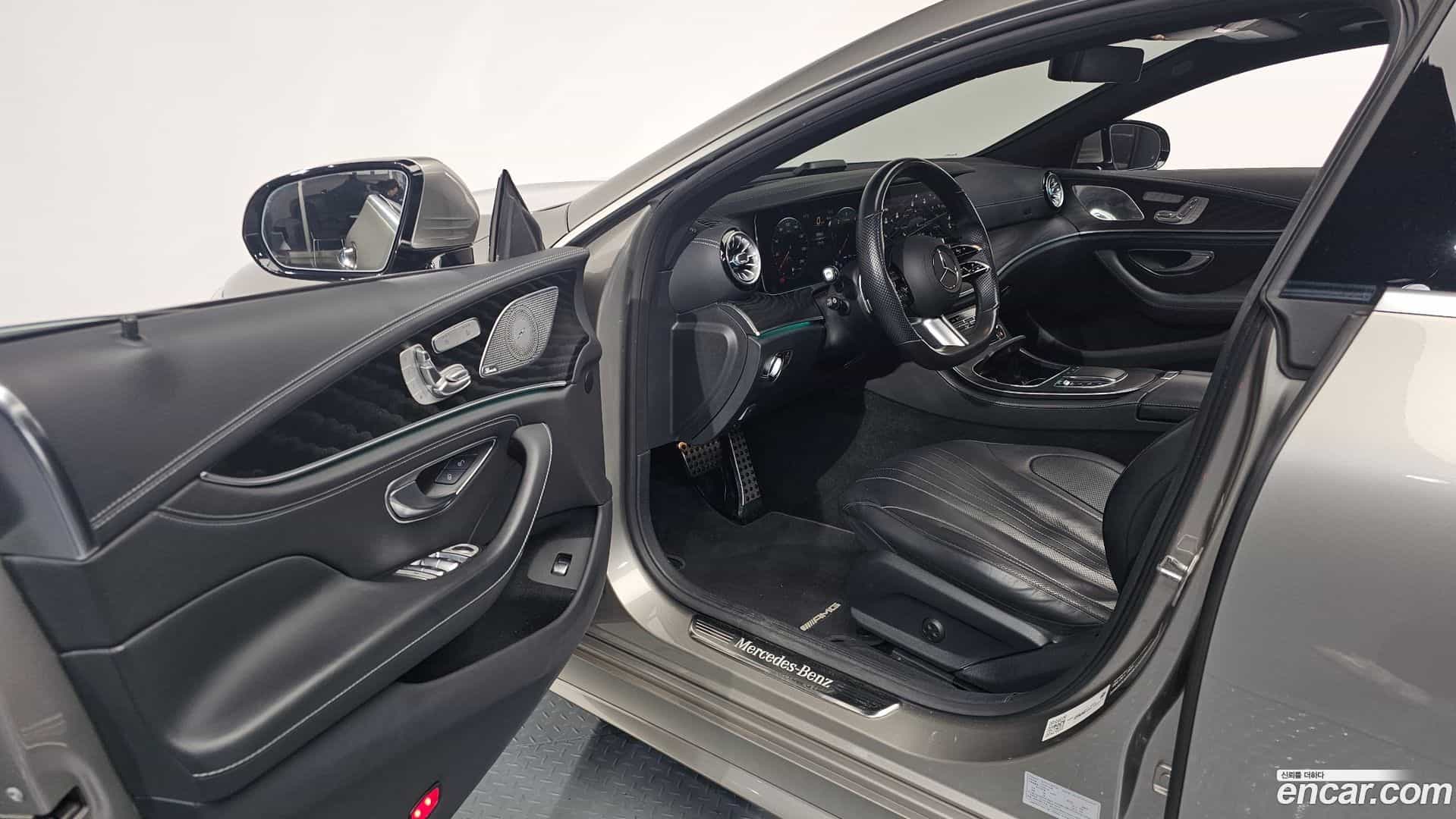 CLS-Class Mercedes-Benz 2022.7-INNER-010