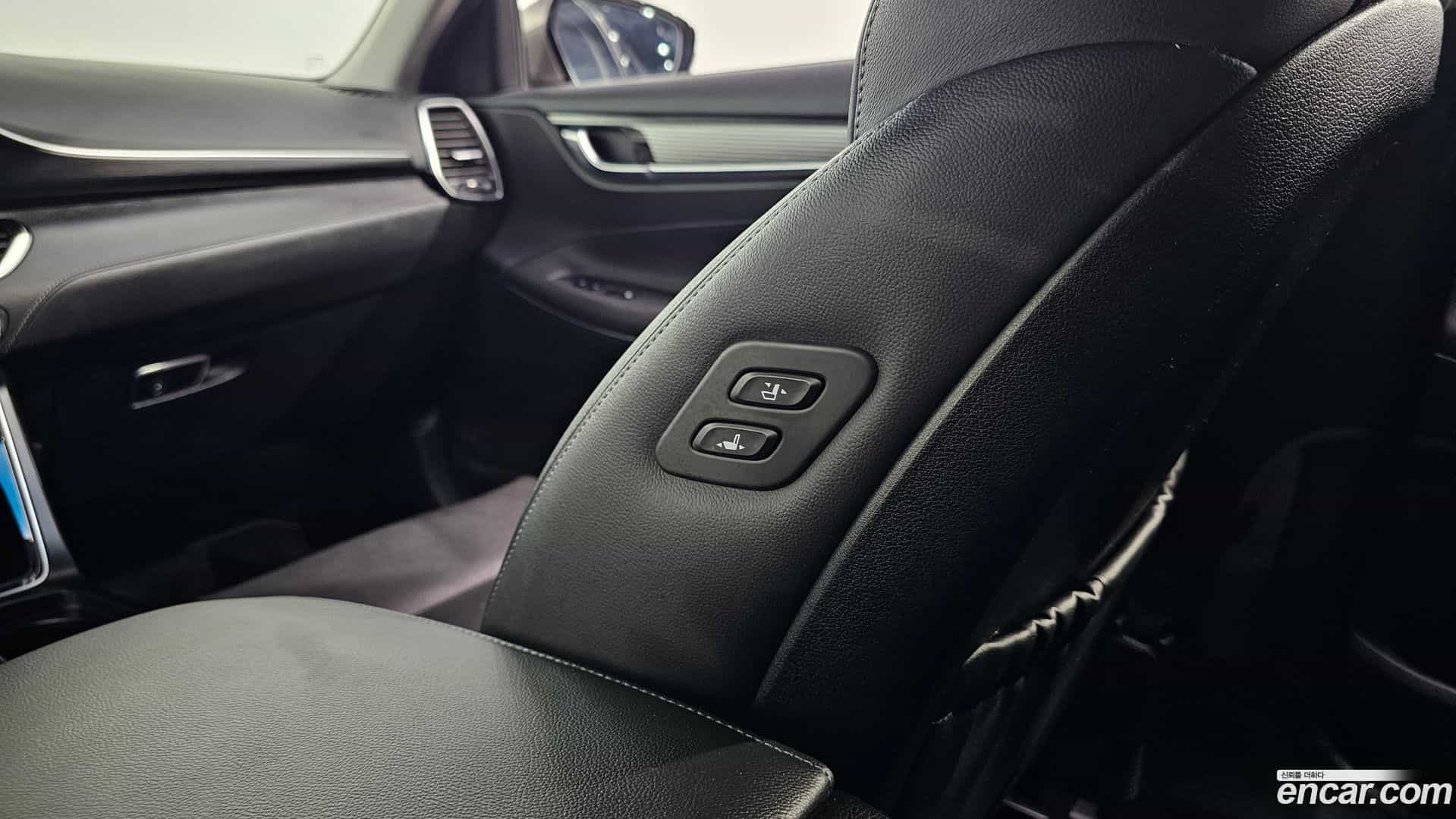 Grandeur Hyundai 2018.2-OPTION-024