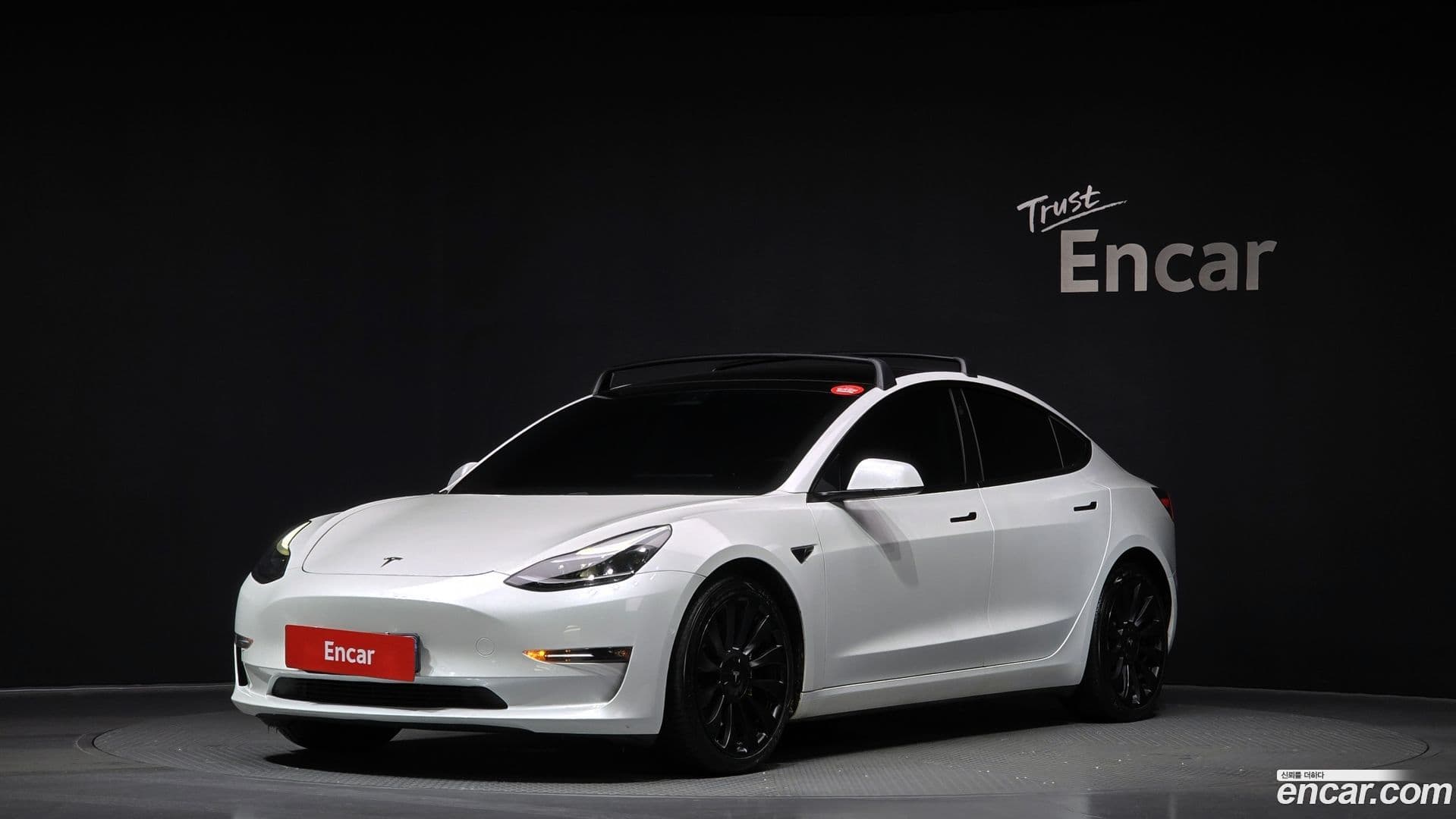 Main__Slider__Photo:Model 3 Tesla 2021.2-0