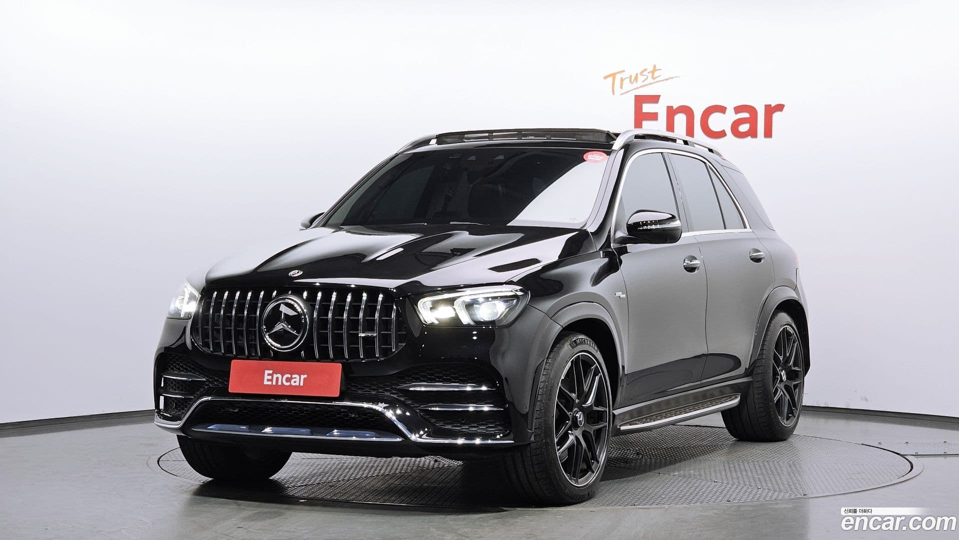 Main__Slider__Photo:GLE-Class Mercedes-Benz 2021.4-0