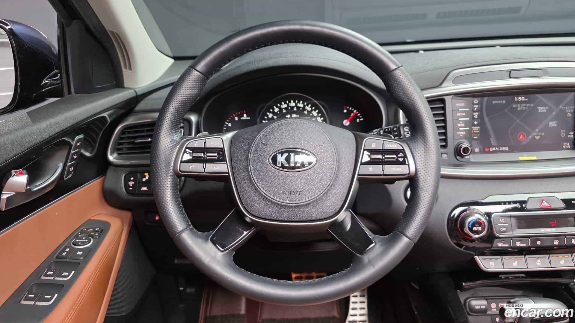 Sorento Kia 2018.6-OPTION-017