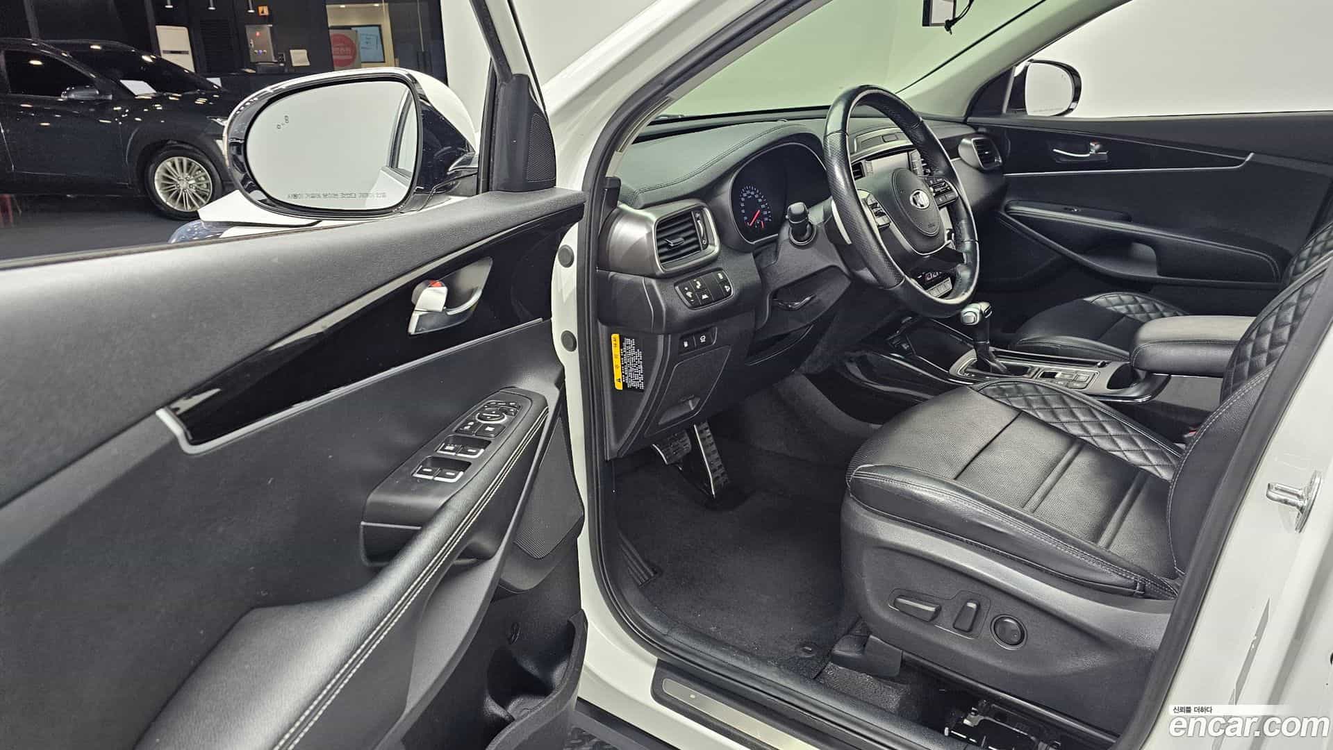 Sorento Kia 2019.4-OPTION-015
