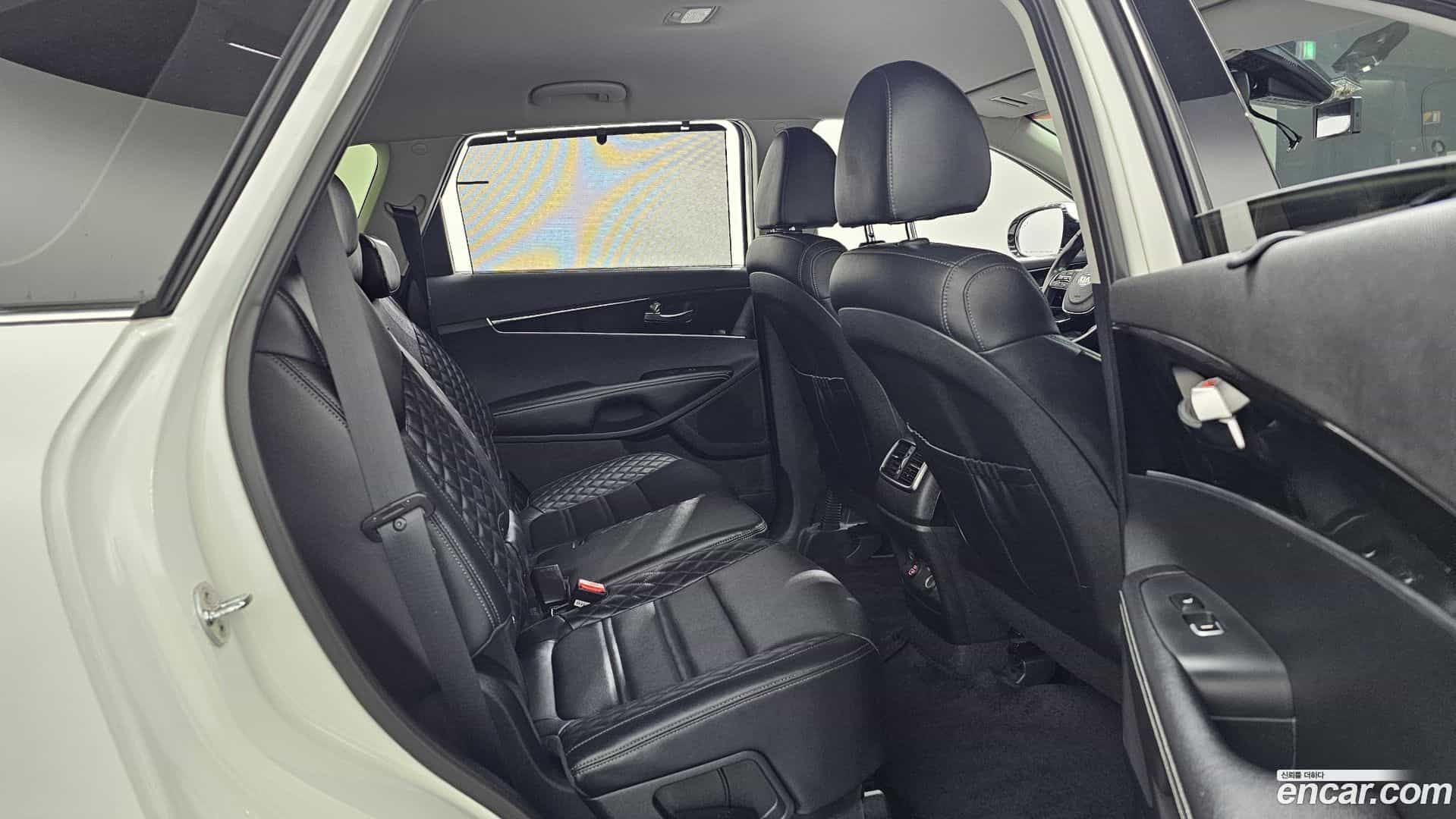 Sorento Kia 2019.4-OPTION-017