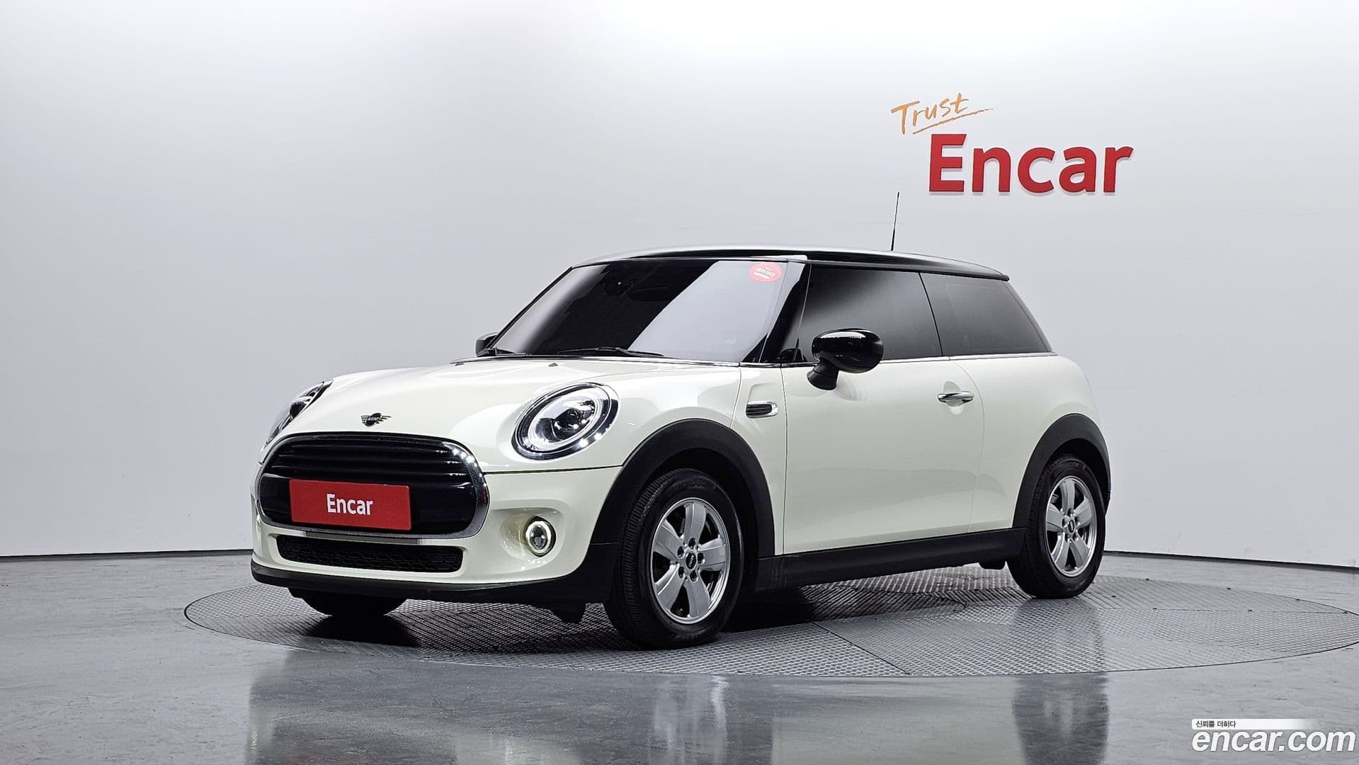 Main__Slider__Photo:Cooper Mini 2020.8-0