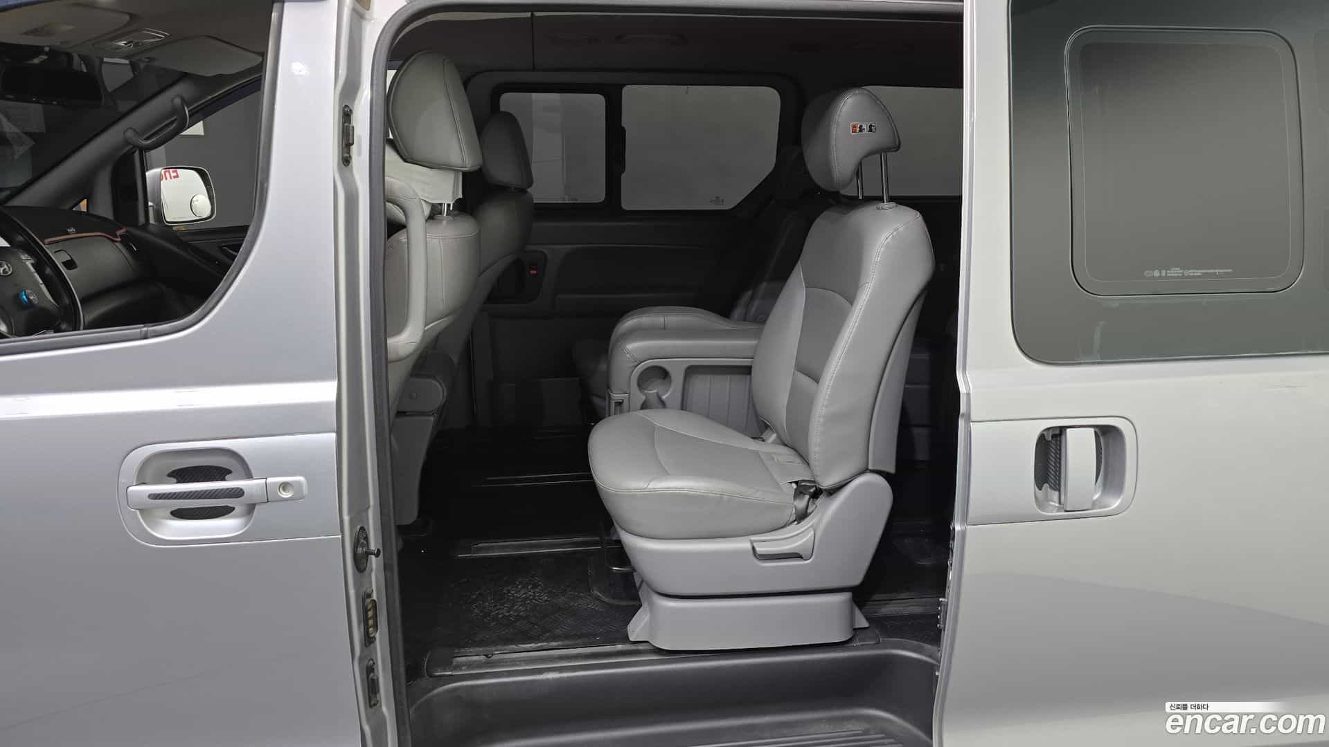 Starex Hyundai 2016.0-OPTION-015