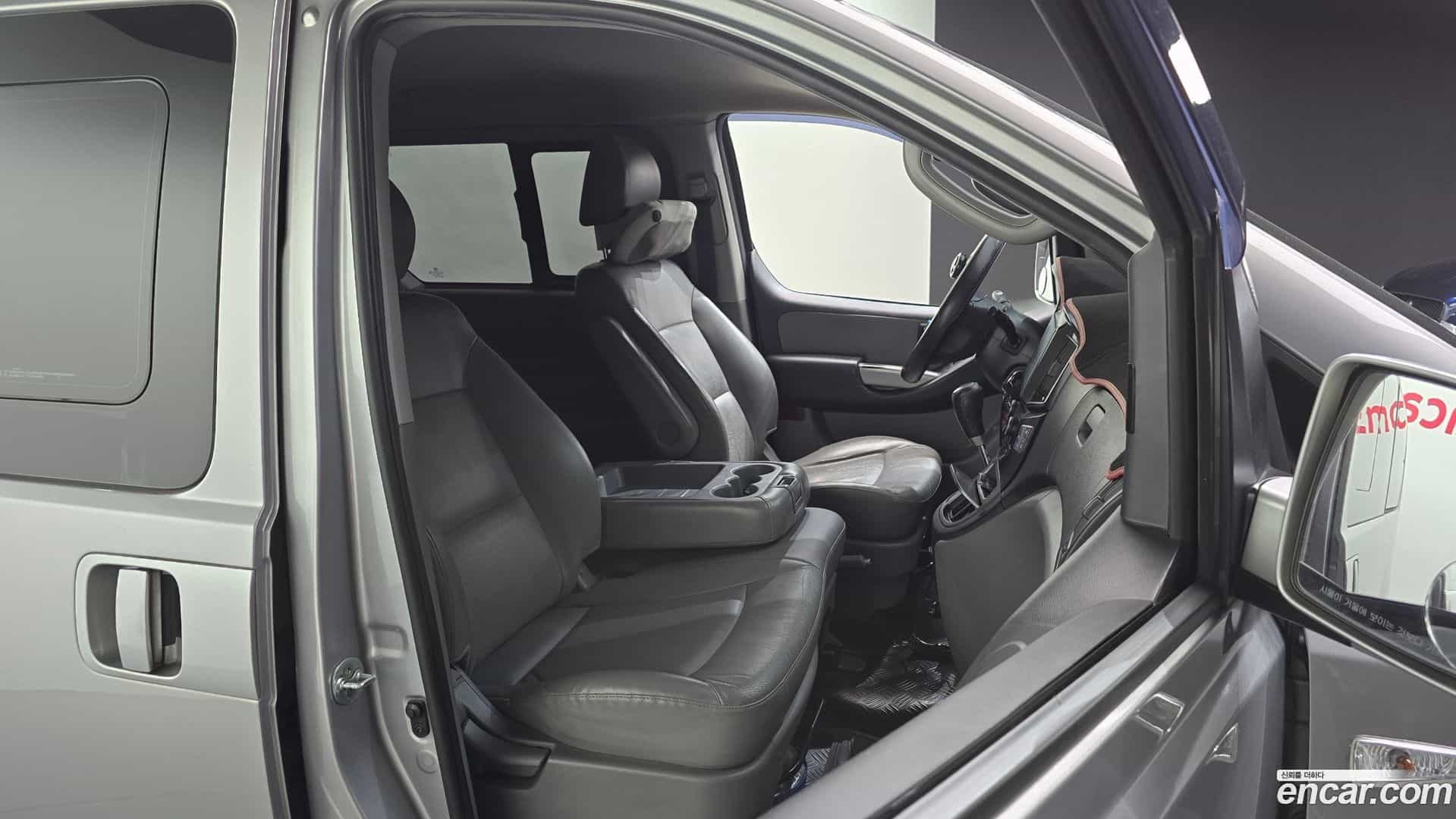 Starex Hyundai 2016.0-OPTION-016