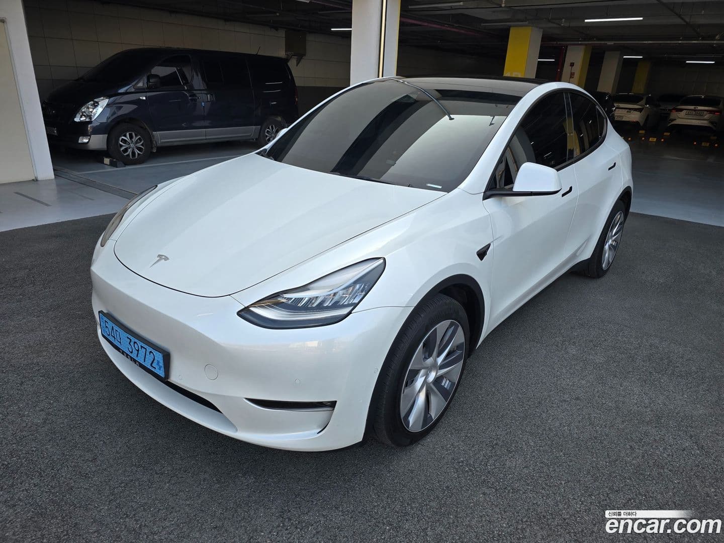 Main__Slider__Photo:Model Y Tesla 2022.4-0