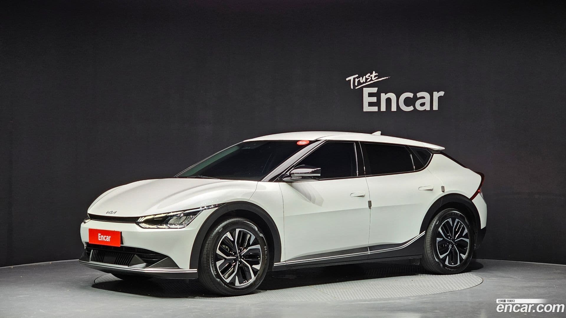 Main__Slider__Photo:EV6 Kia 2021.11-0