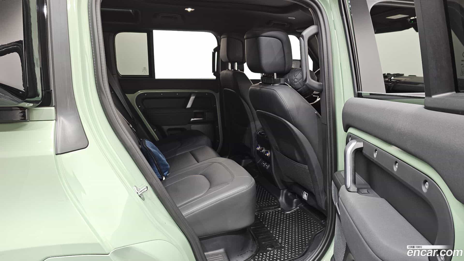 Defender Land Rover 2023.10-OPTION-016