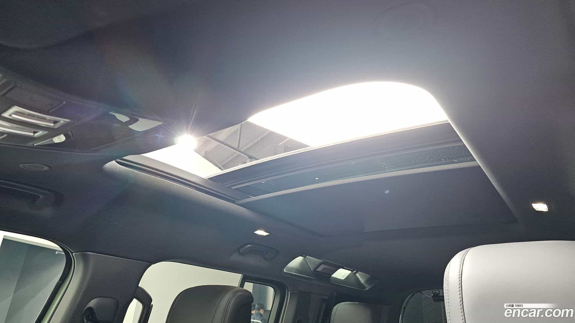 Defender Land Rover 2023.10-OPTION-023