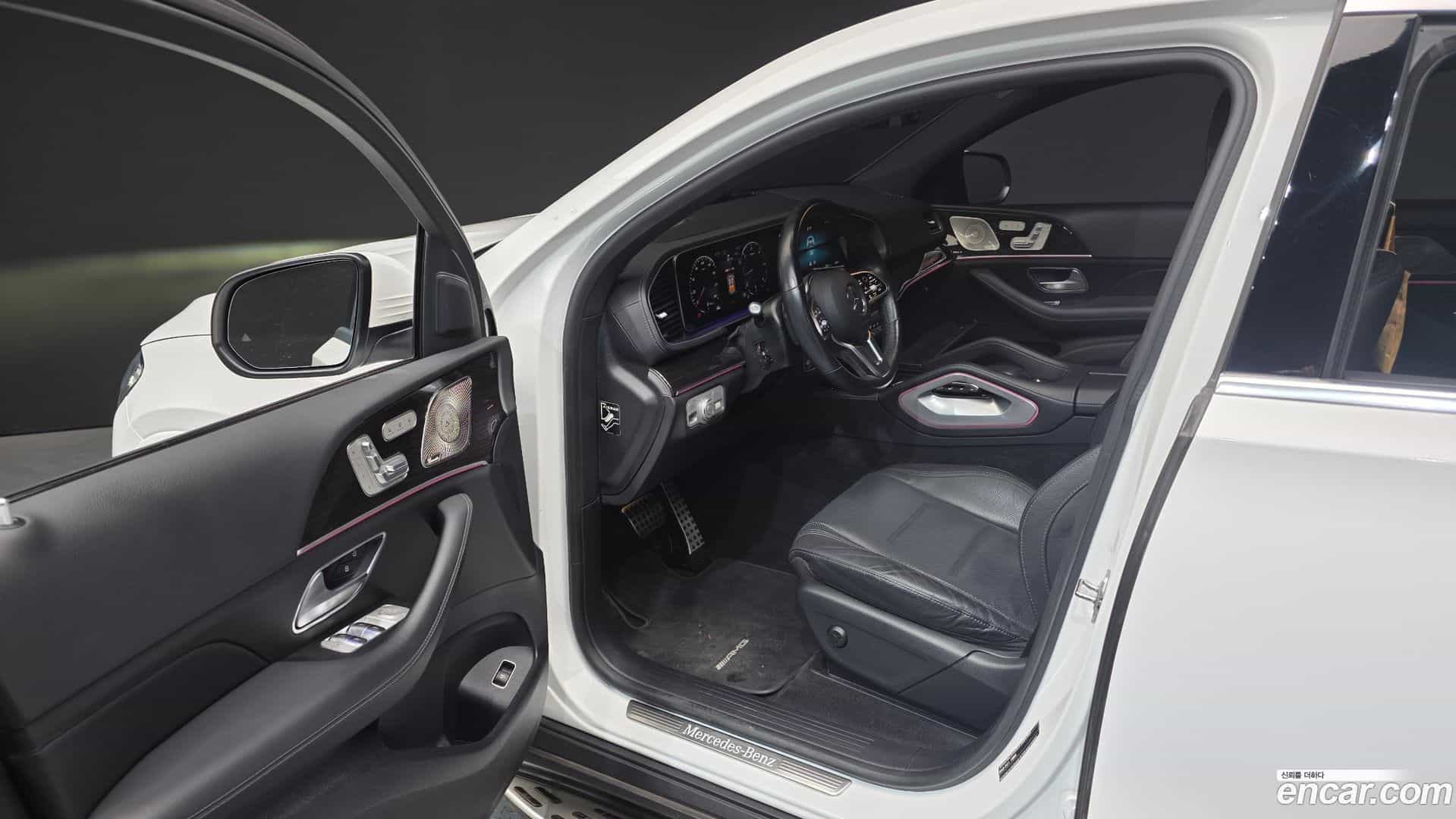 GLE-Class Mercedes-Benz 2023.5-INNER-010