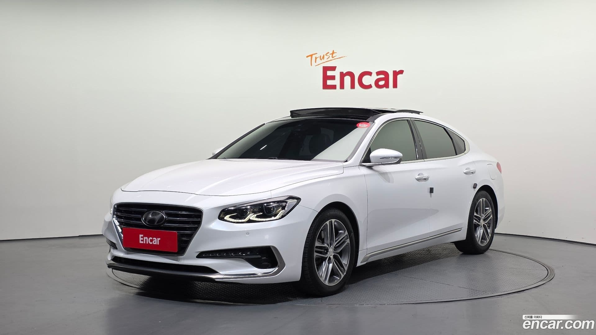 Main__Slider__Photo:Grandeur Hyundai 2018.0-0
