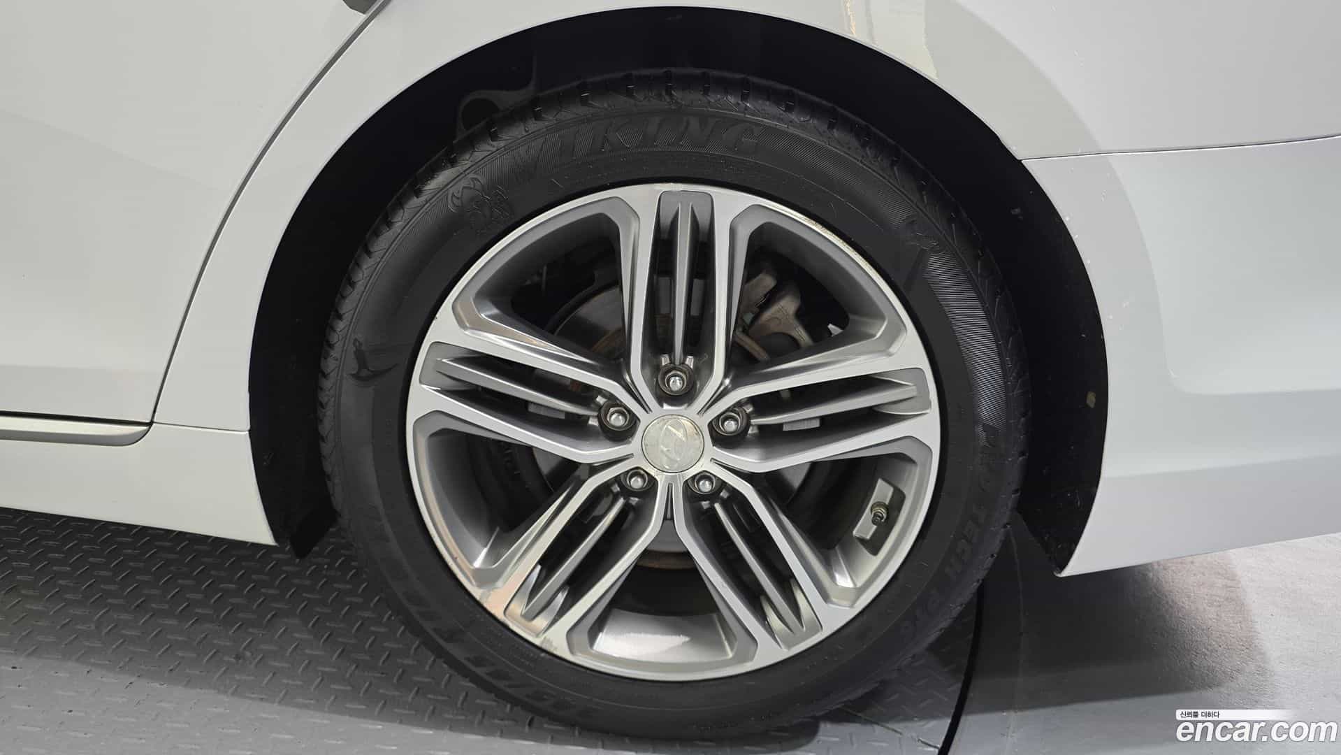 Grandeur Hyundai 2018.0-OUTER-005