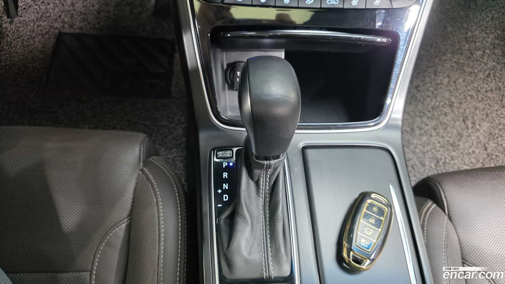 Grandeur Hyundai 2018.0-INNER-009
