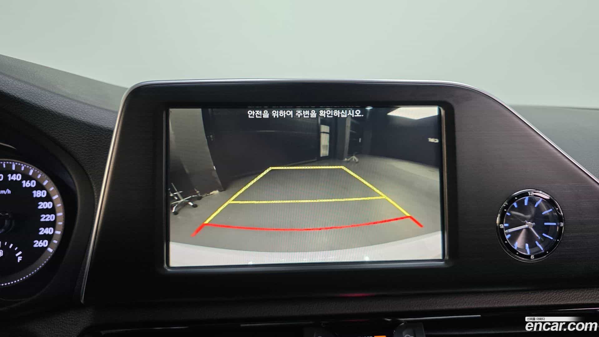 Grandeur Hyundai 2018.0-OPTION-020