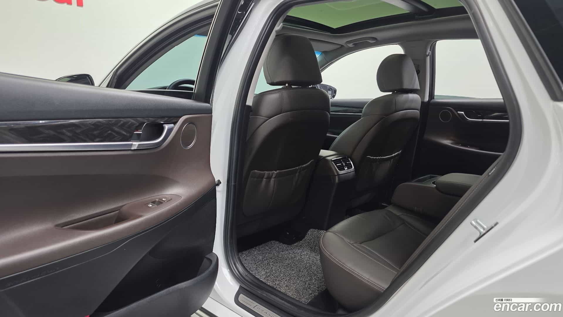 Grandeur Hyundai 2018.0-OPTION-021