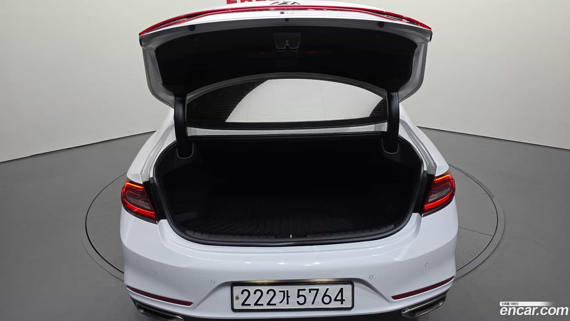 Grandeur Hyundai 2018.0-OPTION-024
