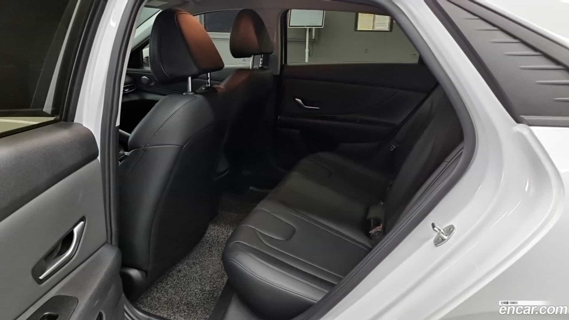 AVANTE Hyundai 2020.5-OPTION-015