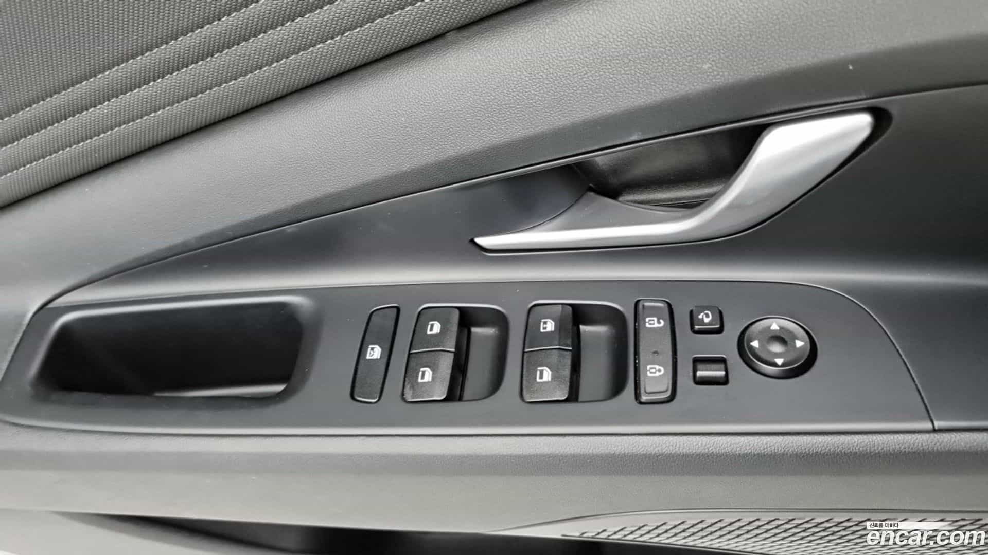 AVANTE Hyundai 2020.5-OPTION-022