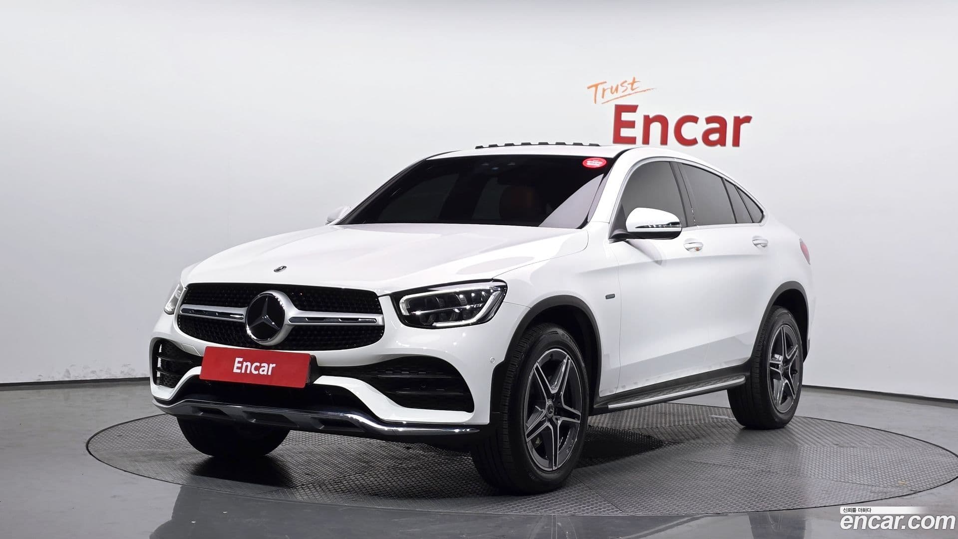 Main__Slider__Photo:GLC-Class Mercedes-Benz 2021.8-0