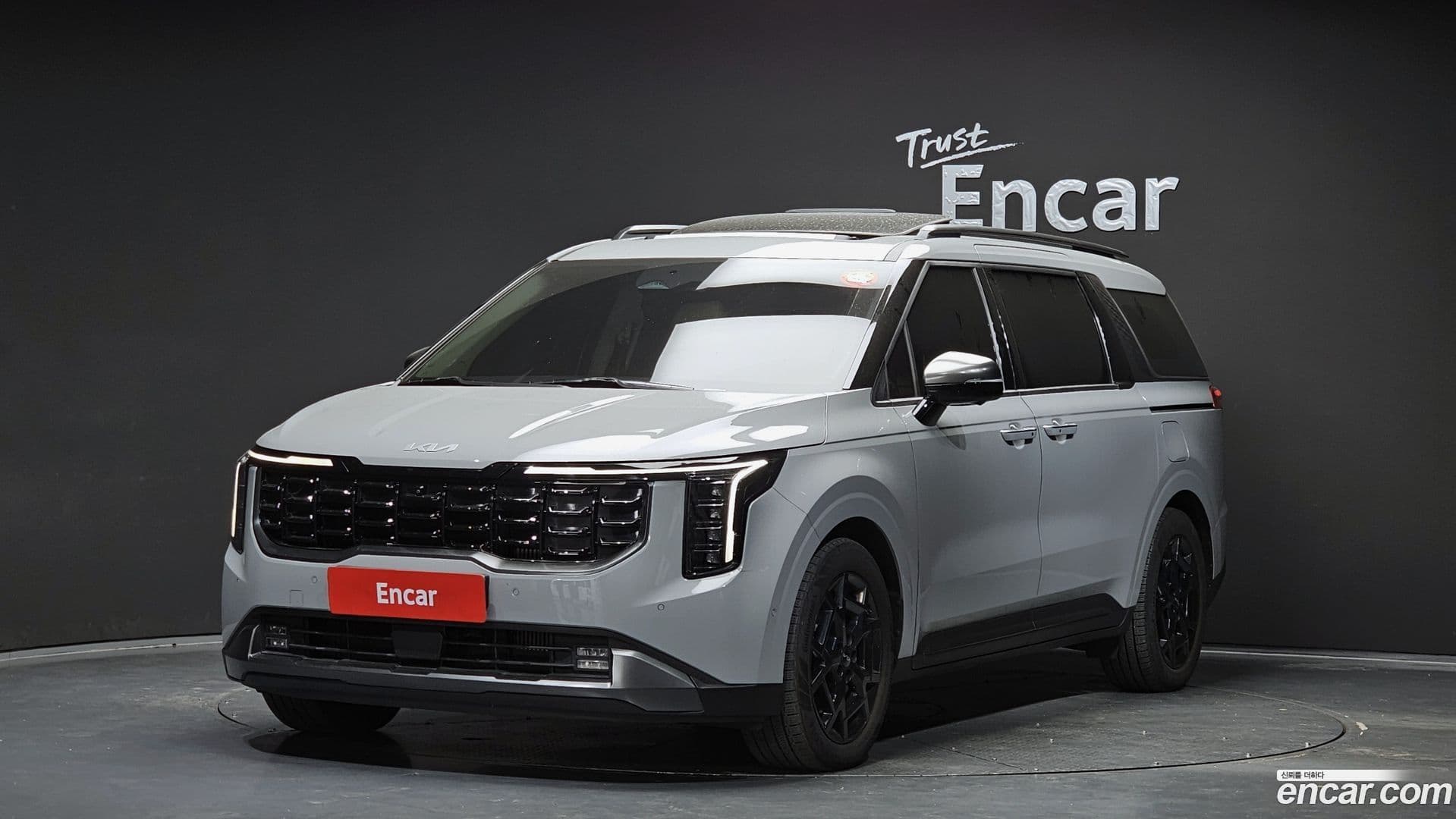 Main__Slider__Photo:Canival Kia 2024.8-0