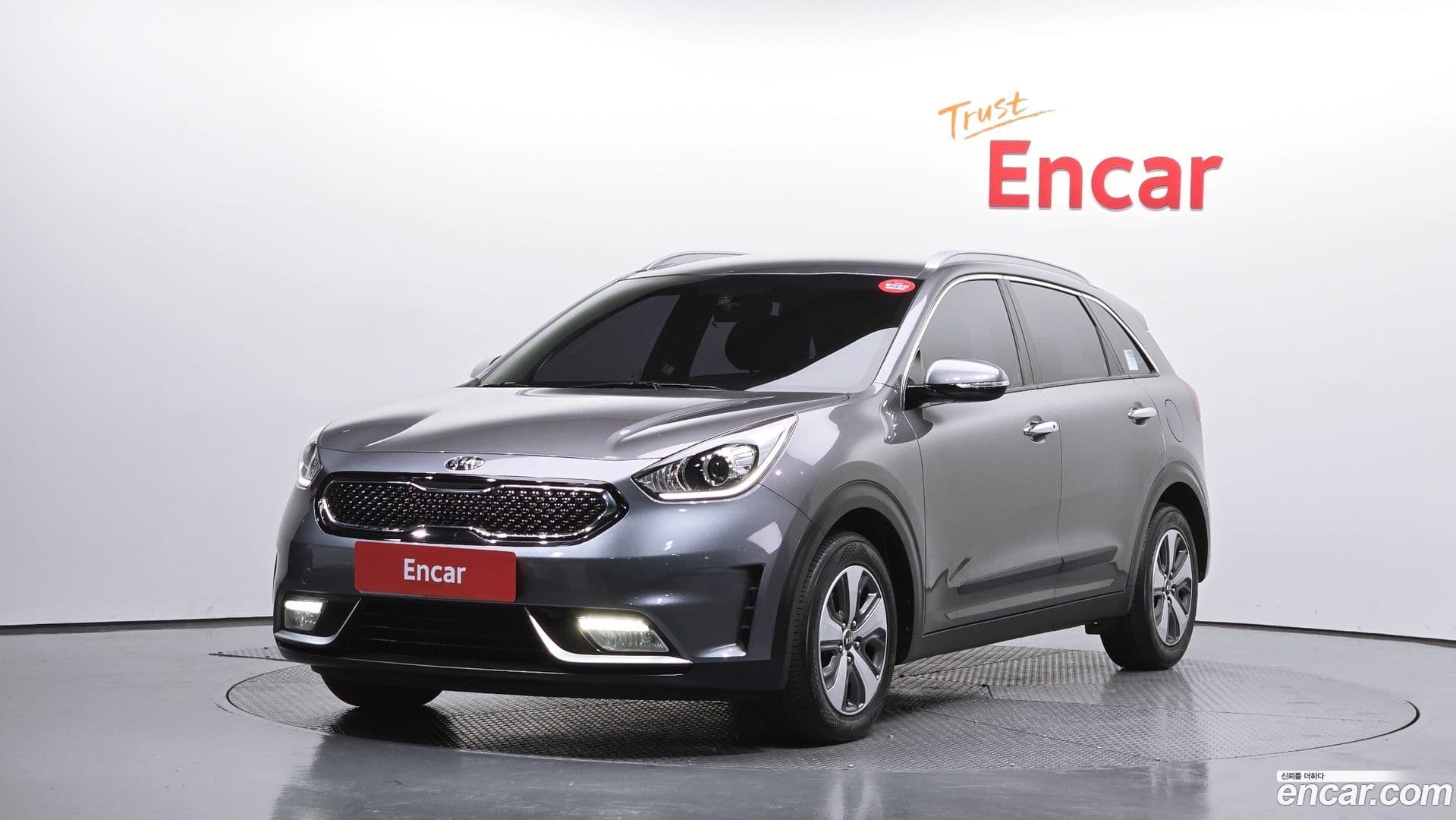 Main__Slider__Photo:Niro Kia 2016.6-0