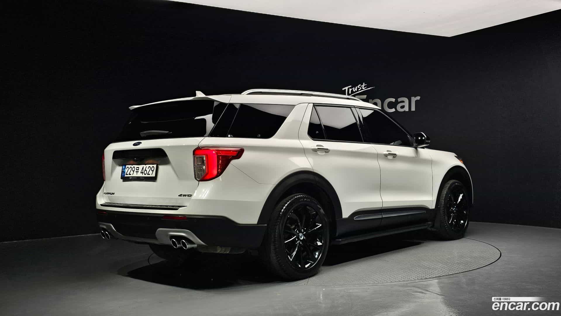 Explorer Ford 2021.11-OUTER-002
