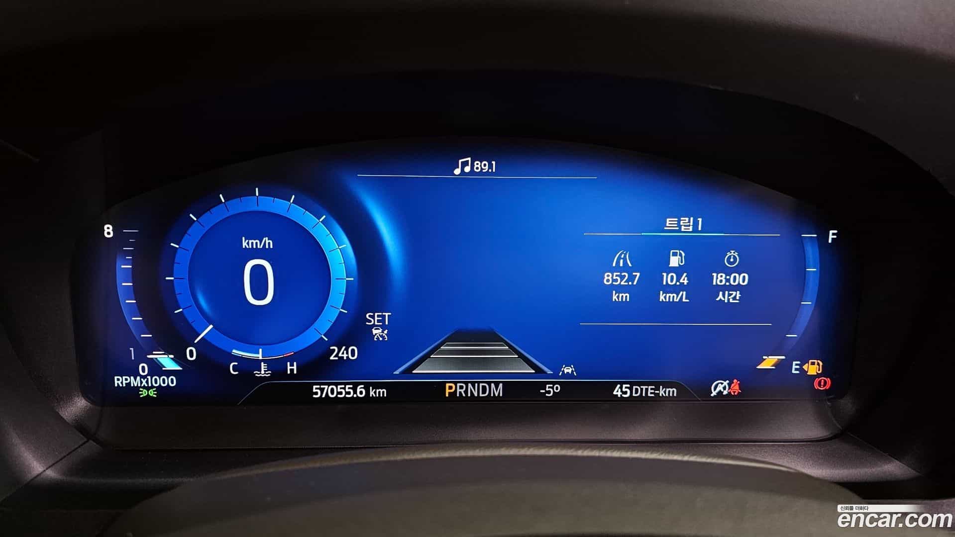 Explorer Ford 2021.11-INNER-008