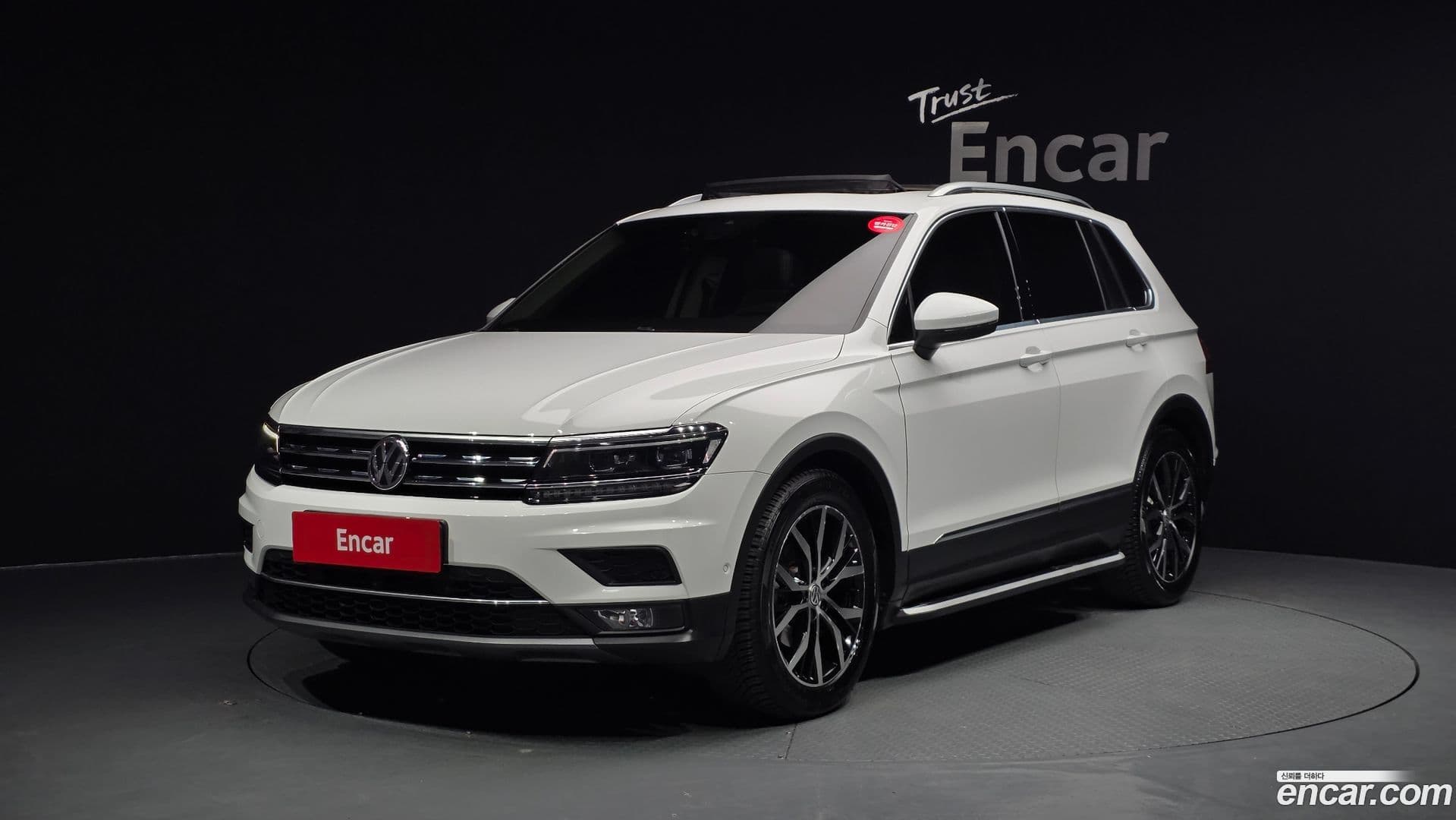 Main__Slider__Photo:Tiguan Volkswagen 2020.6-0