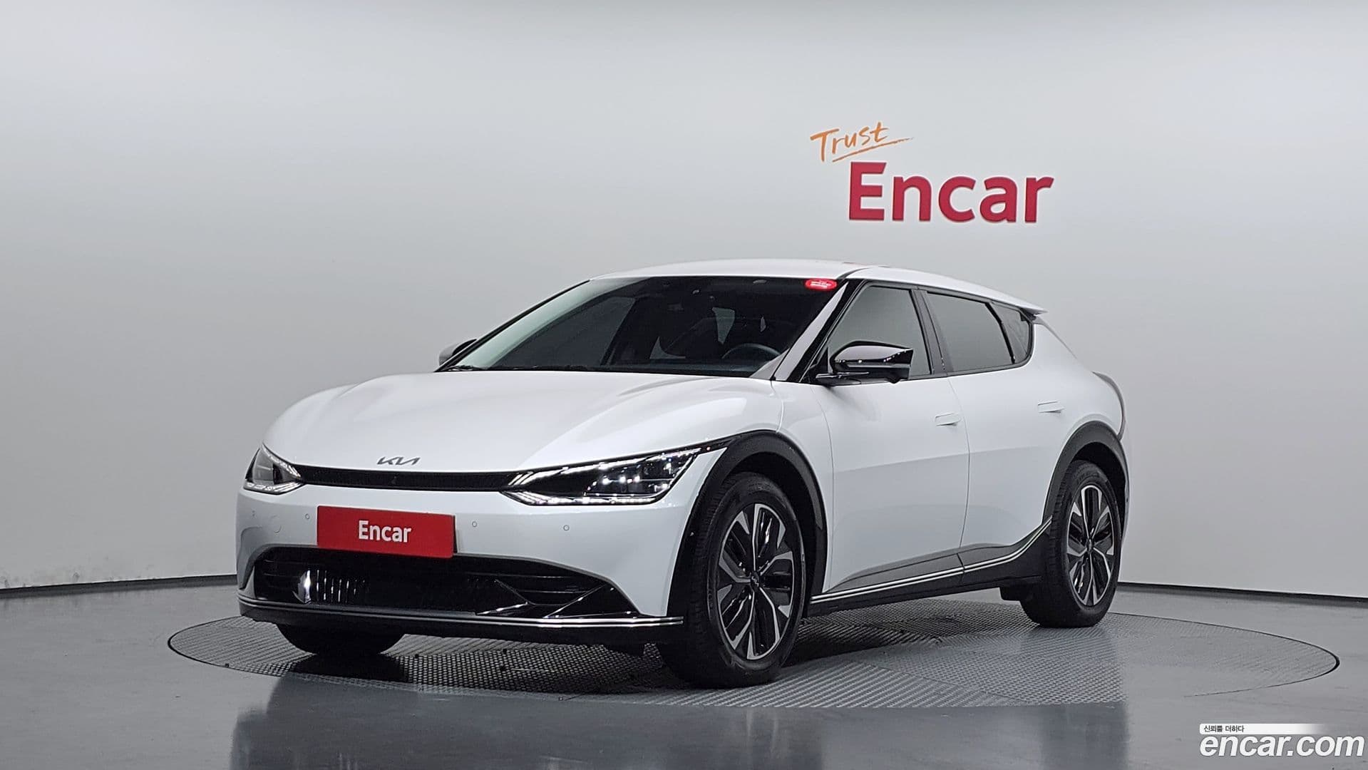 Main__Slider__Photo:EV6 Kia 2022.5-0