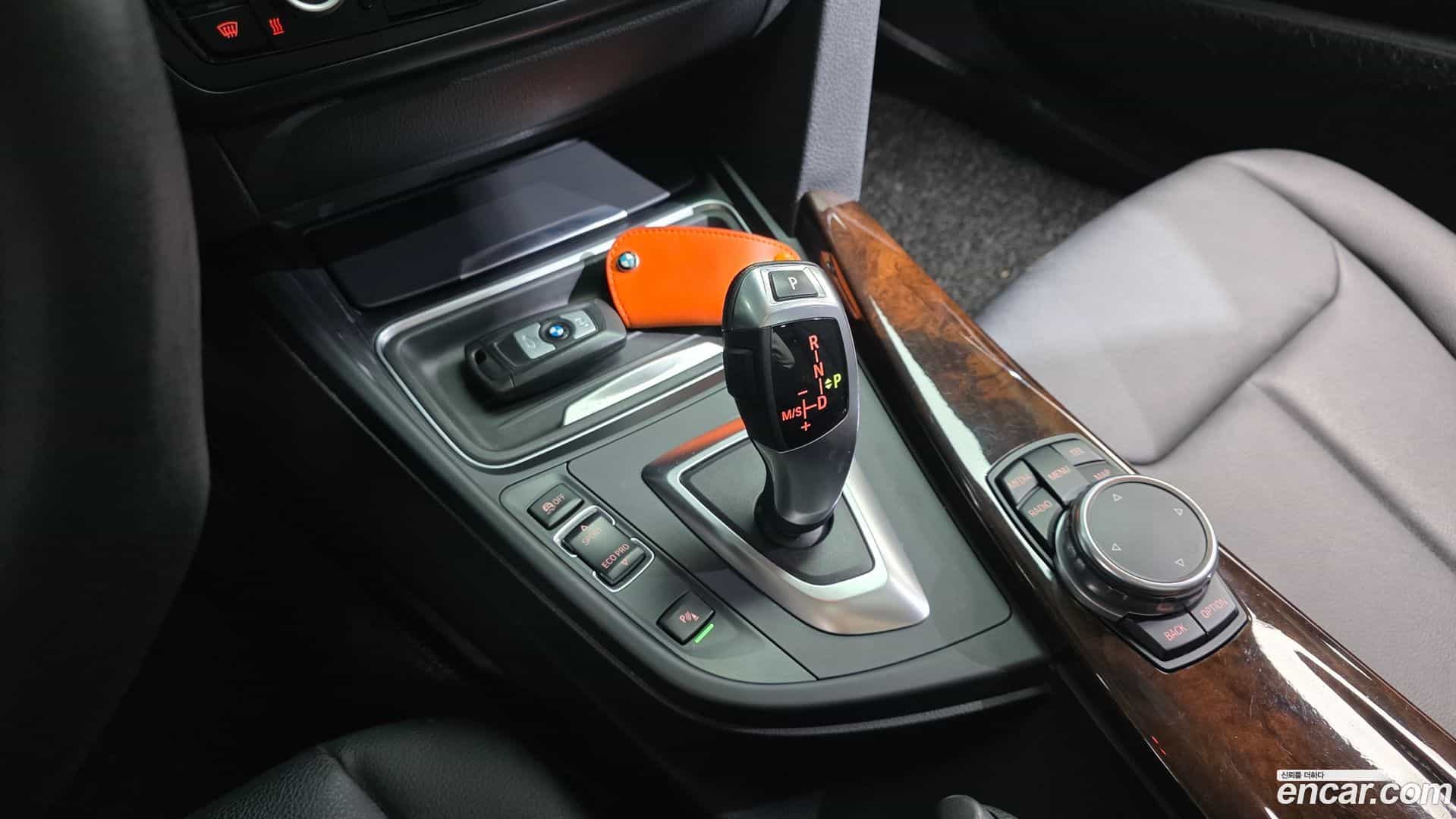 3-Series BMW 2015.2-INNER-009