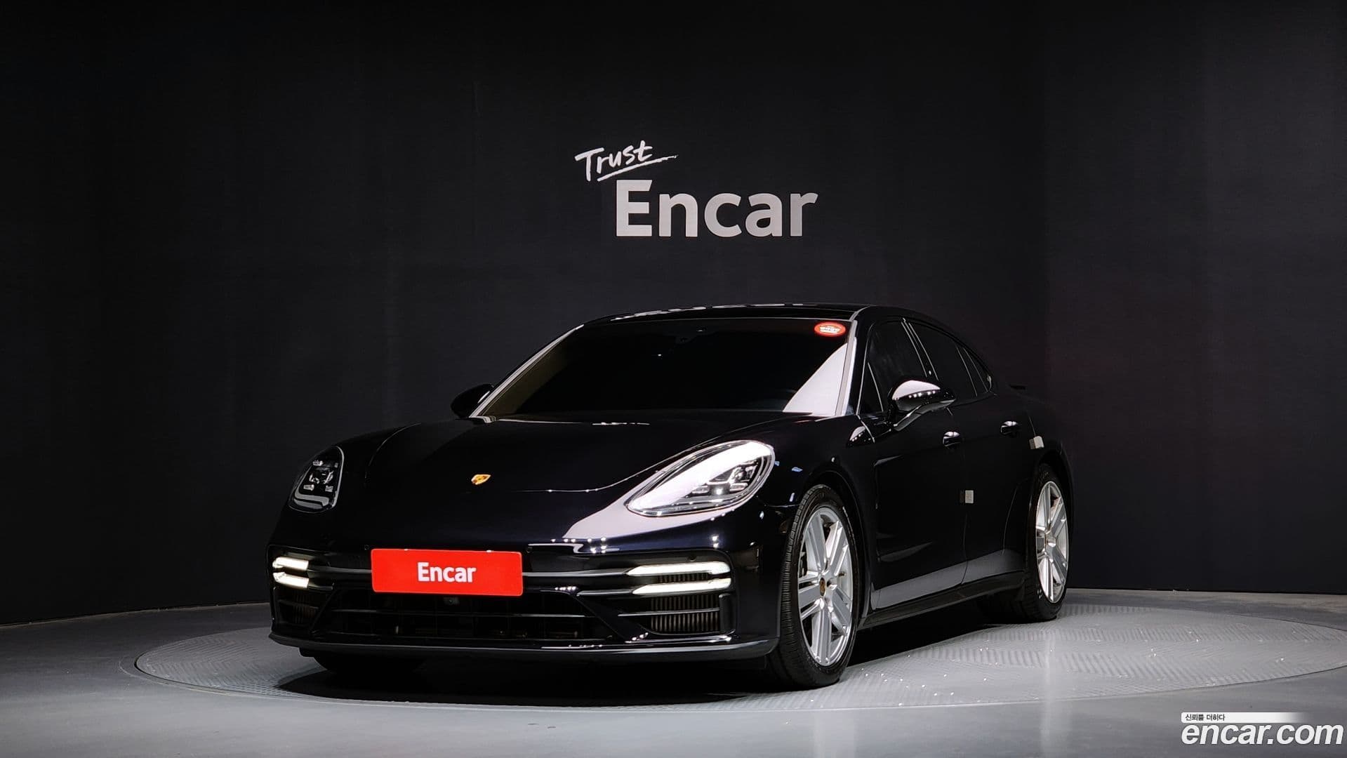 Main__Slider__Photo:Panamera Porsche 2021.8-0