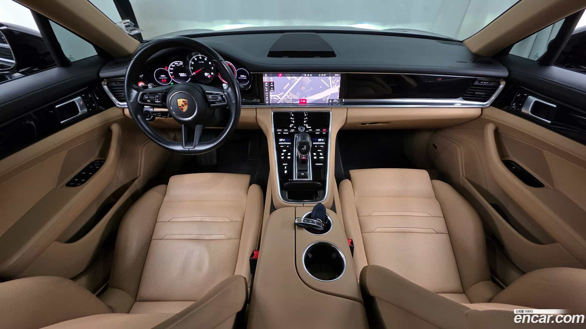 Panamera Porsche 2021.8-INNER-007