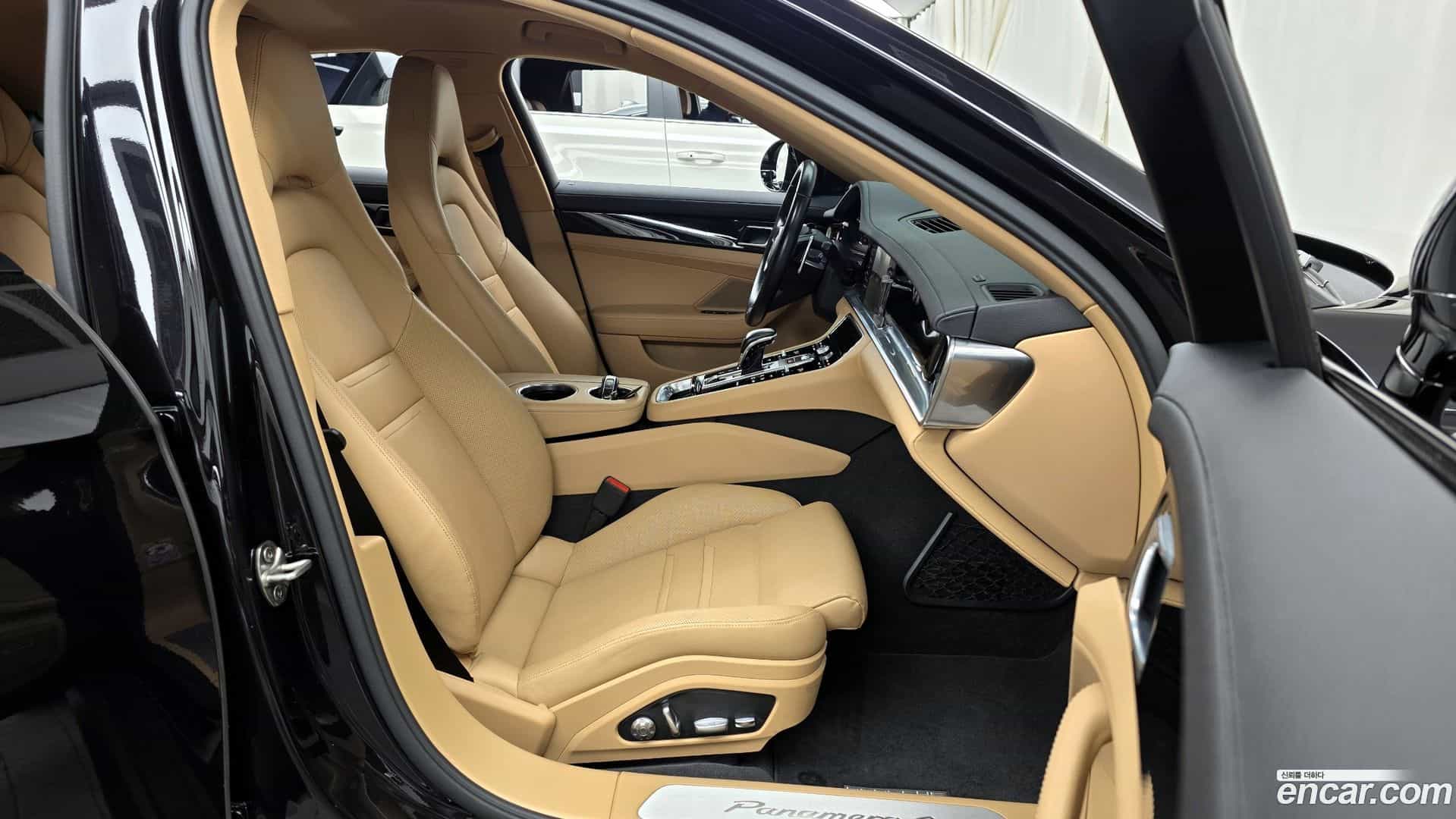 Panamera Porsche 2021.8-OPTION-015