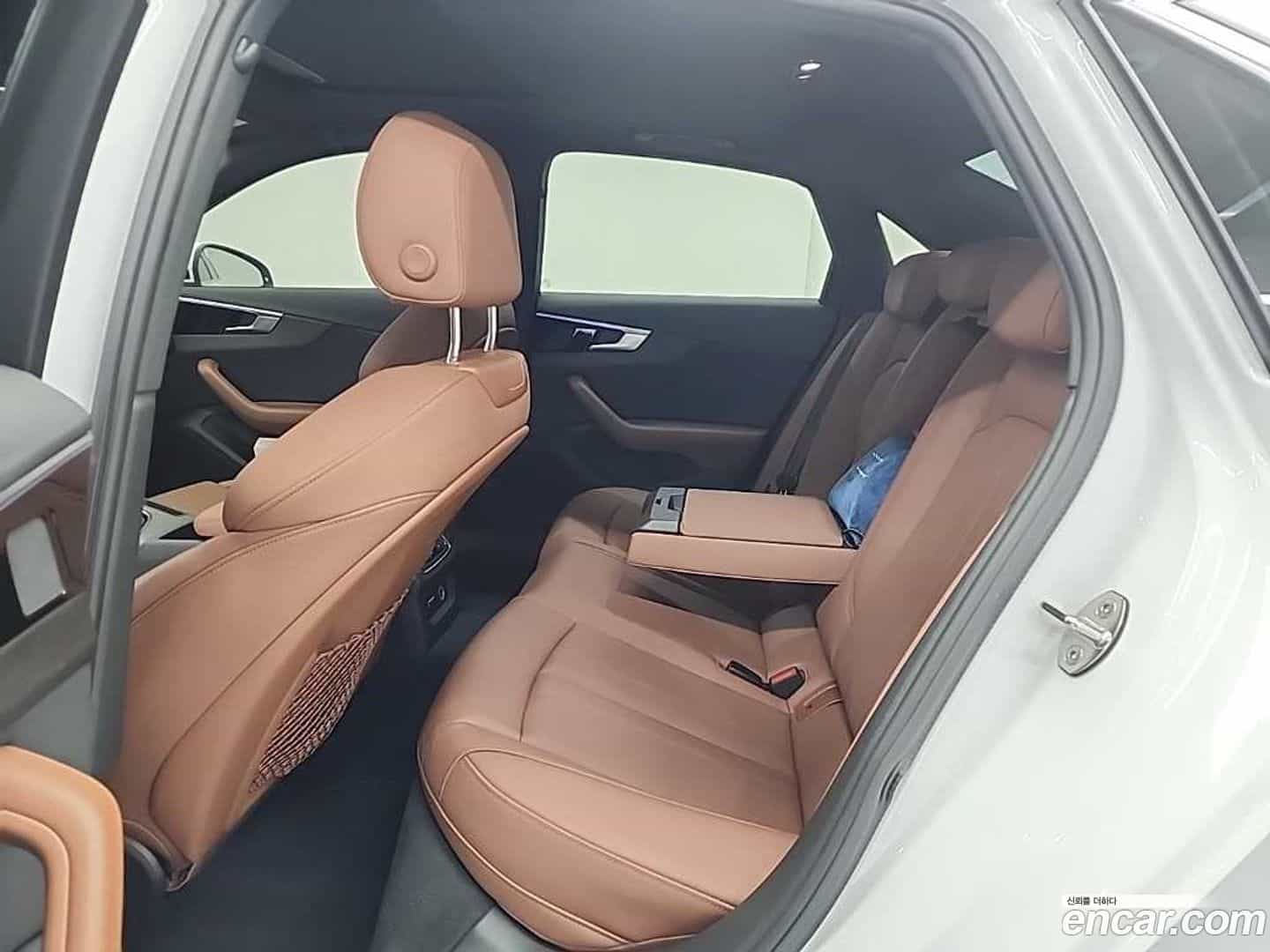 A4 Audi 2022.11-OPTION-016