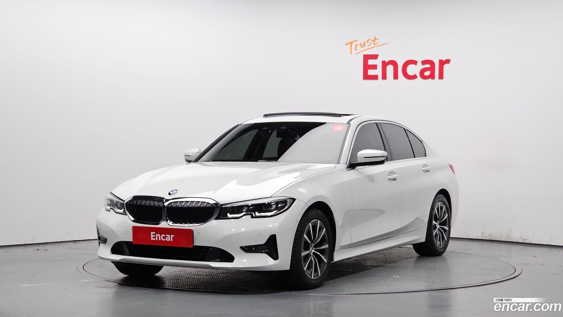 Main__Slider__Photo:3-Series BMW 2019.10-0
