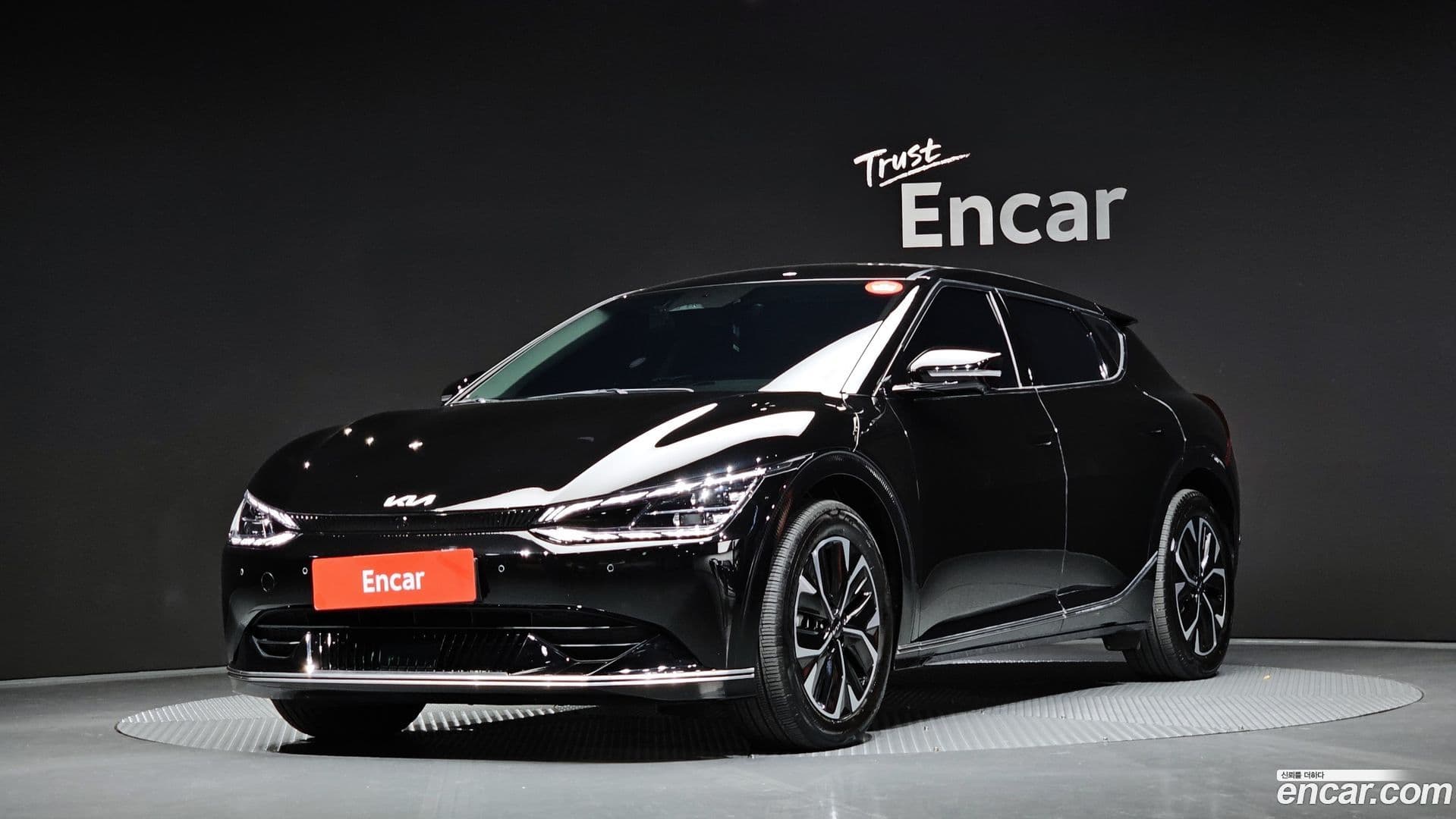 Main__Slider__Photo:EV6 Kia 2023.10-0