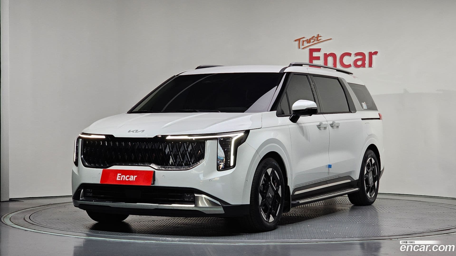 Main__Slider__Photo:Canival Kia 2024.3-0
