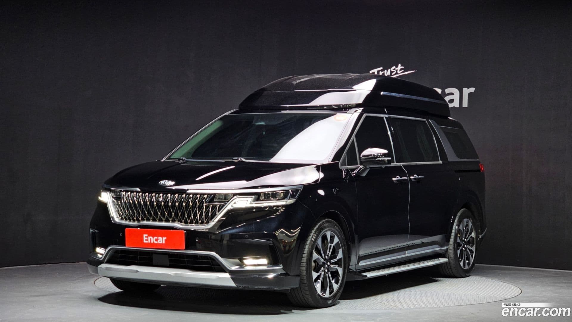 Main__Slider__Photo:Canival Kia 2021.1-0