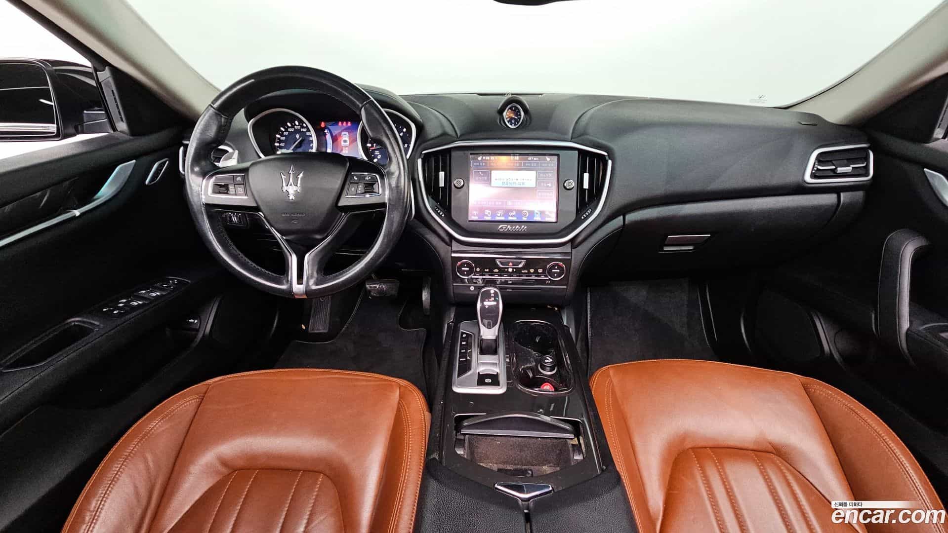 Ghibli Maserati 2014.10-INNER-007