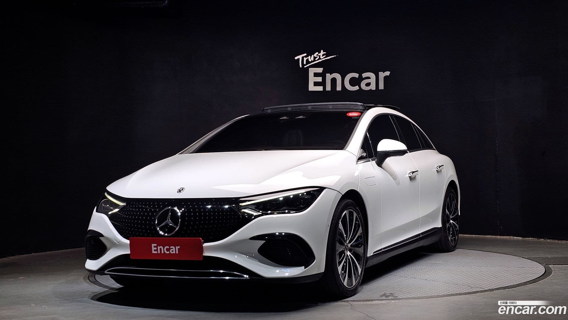 Main__Slider__Photo:EQE Mercedes-Benz 2023.5-0