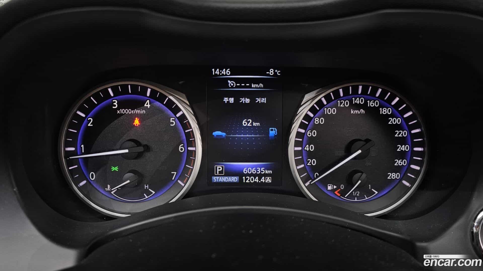 Q50 Infiniti 2016.7-INNER-008