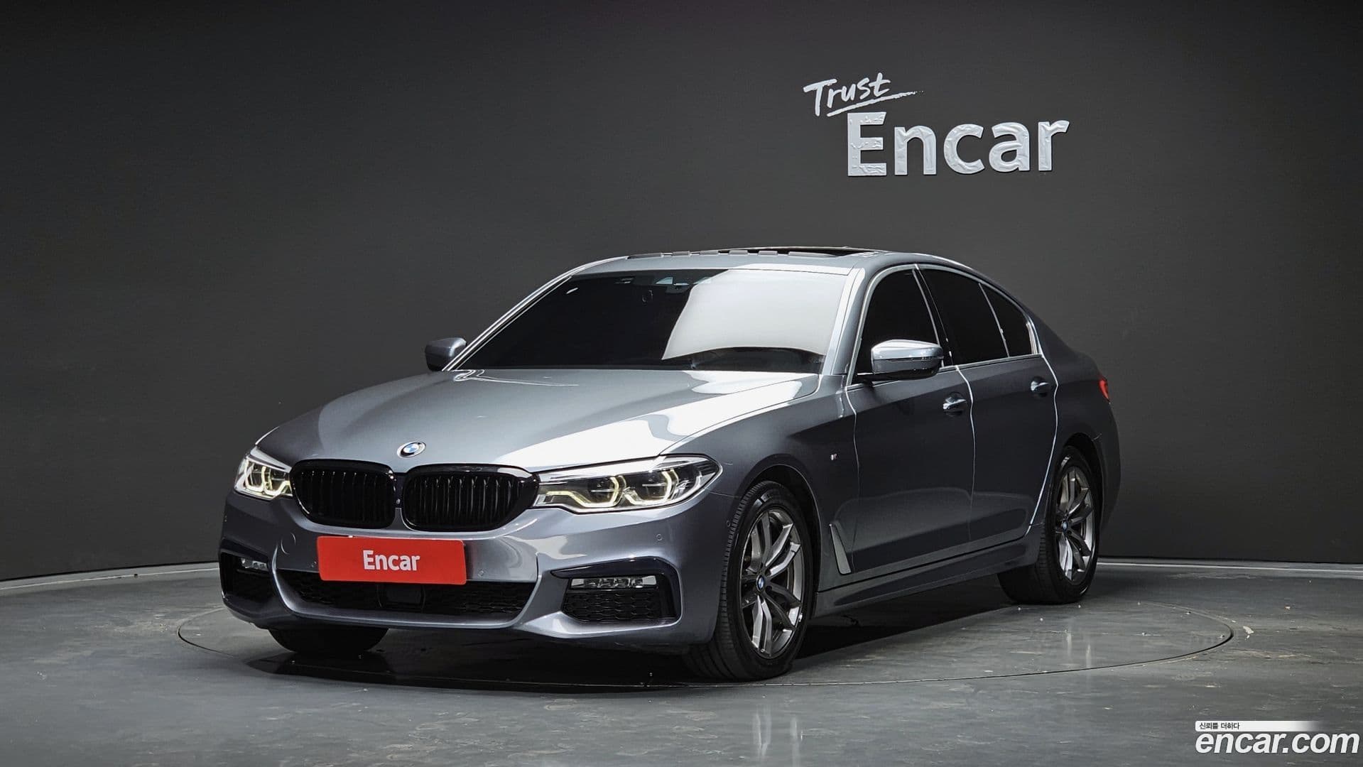 Main__Slider__Photo:5-Series BMW 2017.9-0