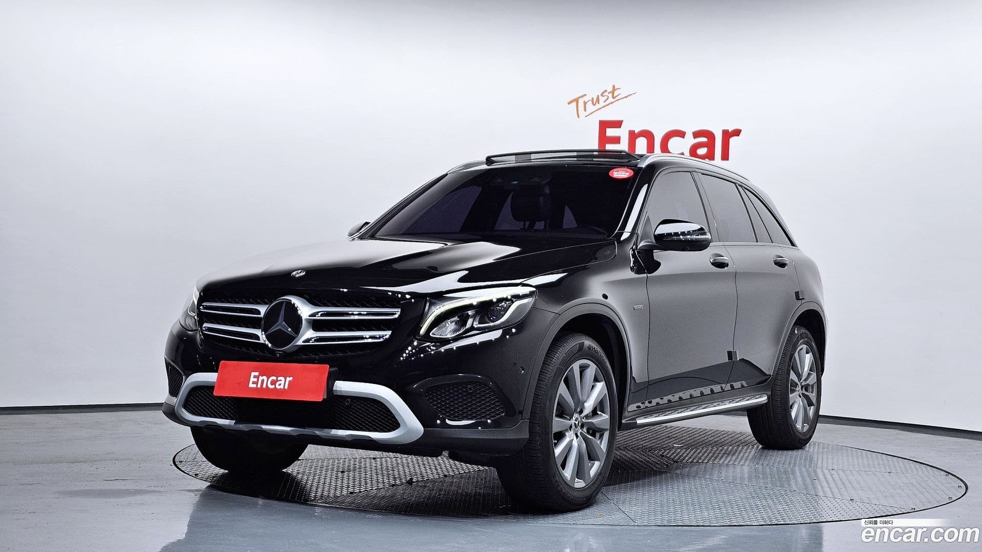 Main__Slider__Photo:GLC-Class Mercedes-Benz 2018.10-0